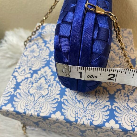 Urban Expressions Blue Woven Clutch Handbag with Gold Chain Strap - Picture 10 of 14